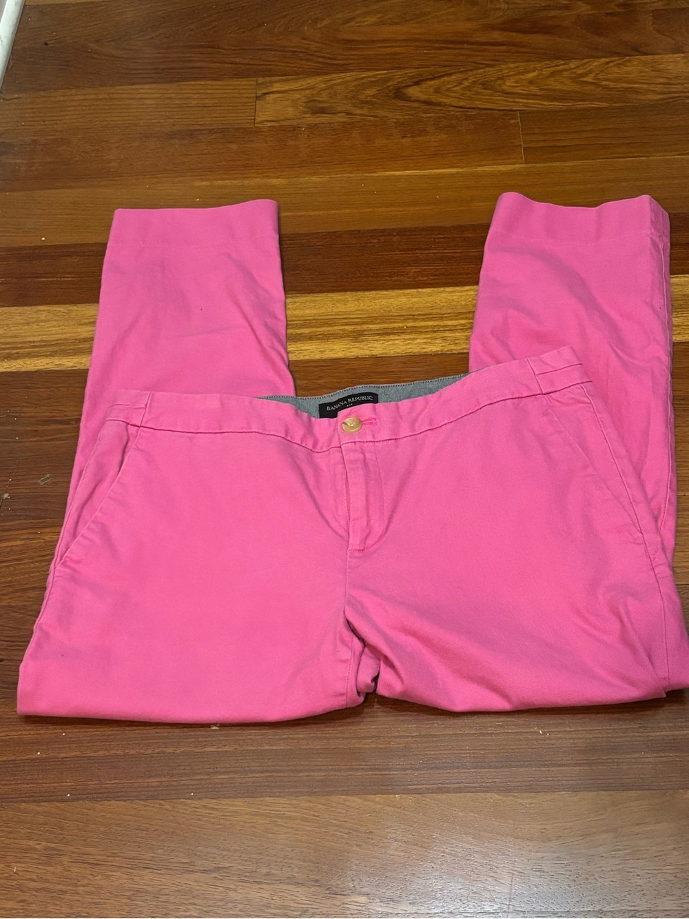 Bundle of six capri pants